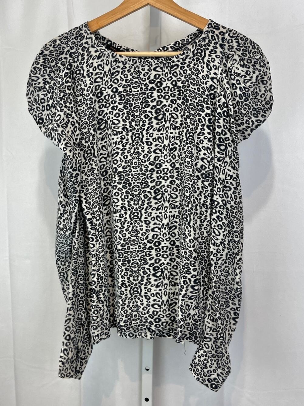 MAJE Size L Silk Animal Print Puff Long Sleeve Top Button Back Blouse Gray Beige